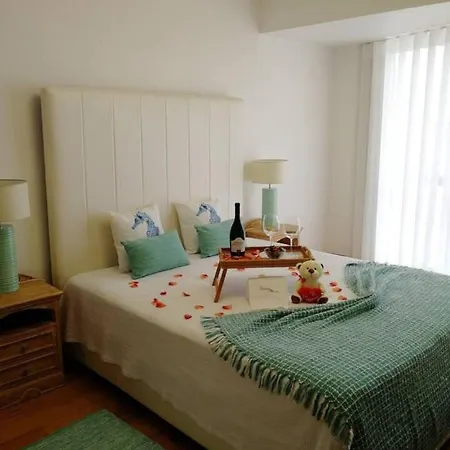 2 Bed Flat - Sleeps 4 - Parking - Wifi Apartament *