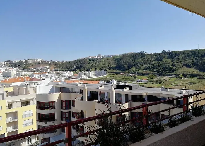 2 Bed Flat - Sleeps 4 - Parking - Wifi Apartment Nazare