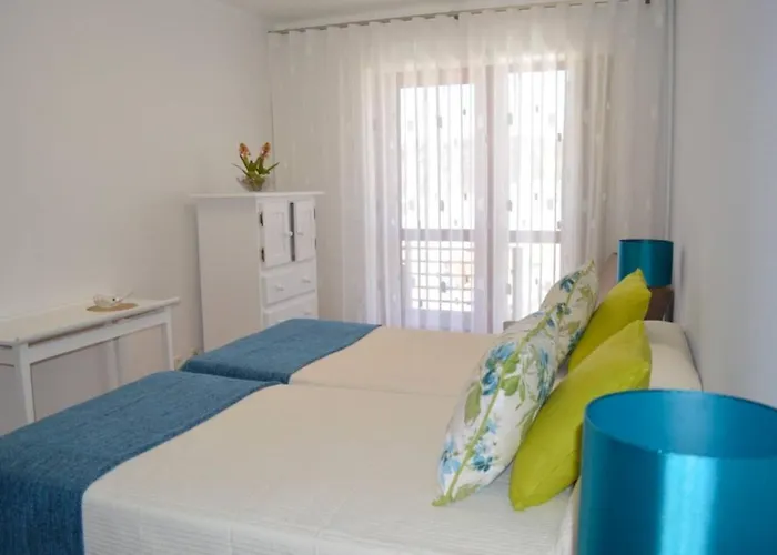Apartment 2 Bed Flat - Sleeps 4 - Parking - Wifi Nazare